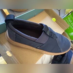 NWT TOMS Men's Dark Blue Slip-On Loafers still in box